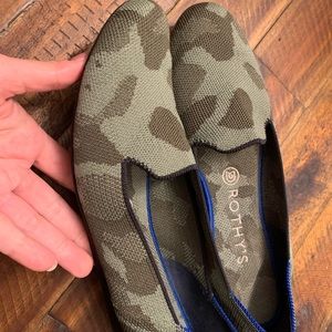 Like new! Camo ROTHYS!!